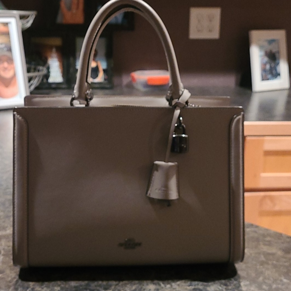 Beige  leather Coach handbag